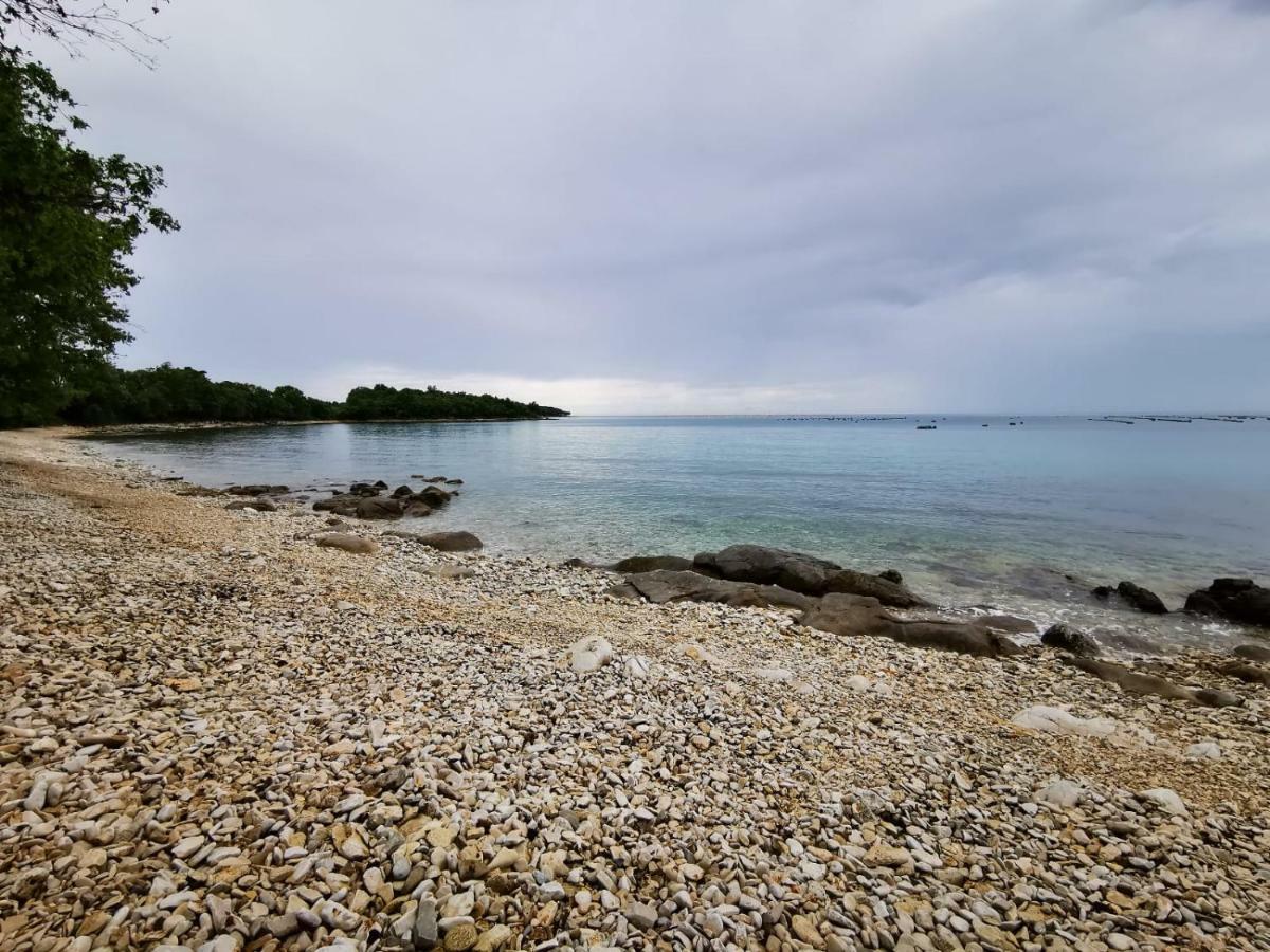 Lovely Apartment Near The Beach With A Sea View Porec Exterior photo