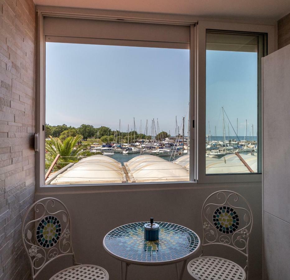 Lovely Apartment Near The Beach With A Sea View Porec Exterior photo